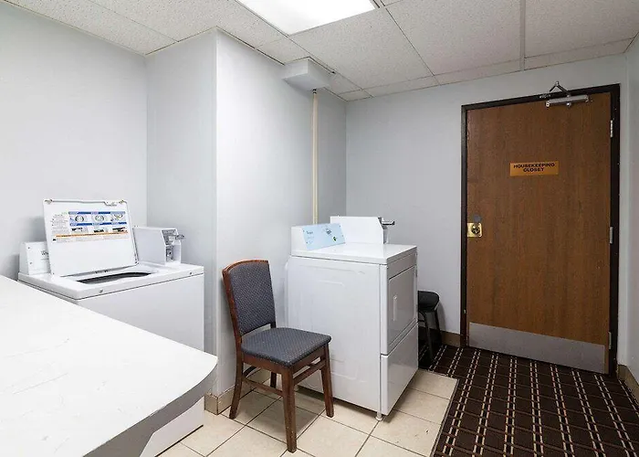 Americas Value Hotel Fargo